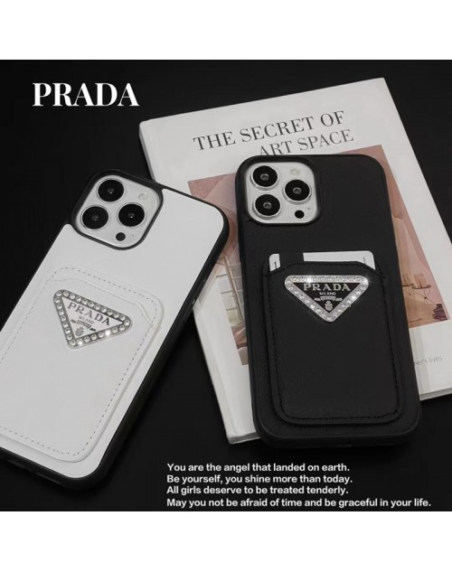 Prada プラダ ブランド iphone15pro maxケース 手帳型 お洒落 アイフォン15プロ カバー カード 可愛い ブランド iPhone 14/14 Pro/14 Pro Max/14 Plusケース モノグラム ジャケット型 スマホケース 耐衝撃 アイフォン14/13/12/11/X/XS/XR/8/7カバー ファッション メンズ レディース